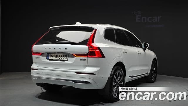 Volvo XC60 2세대 B5 Ultimate Bright, 2024 2
