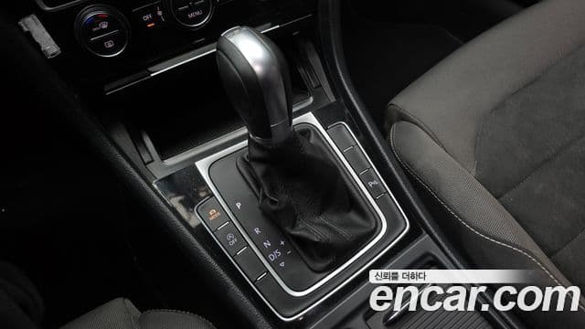 Volkswagen Гольф 7세대, 2015 9