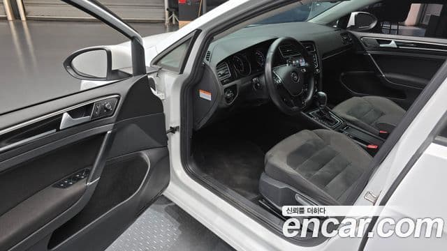 Volkswagen Гольф 7세대, 2015 11