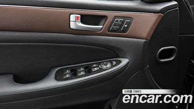 Hyundai Genesis VIP팩, 2012 18