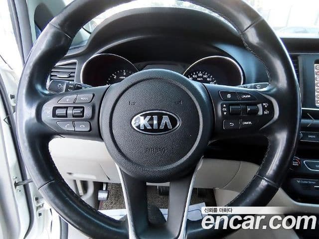 Kia The / новый New Carnival Luxury, 2019 9