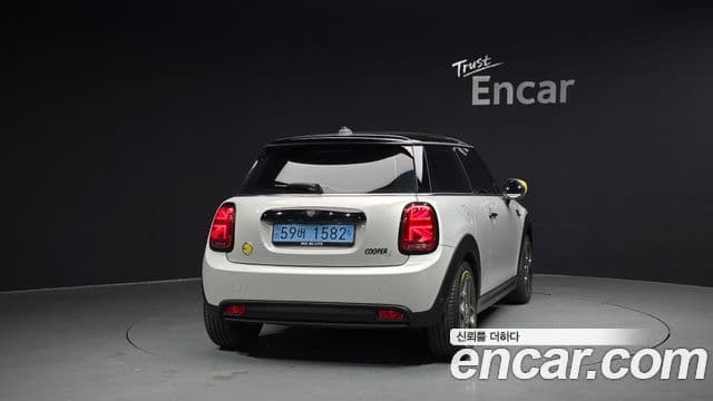 Mini Cooper Электрический (Electric) 3세대, 2023 4