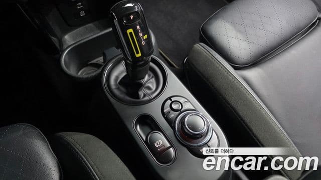 Mini Cooper Электрический (Electric) 3세대, 2023 9