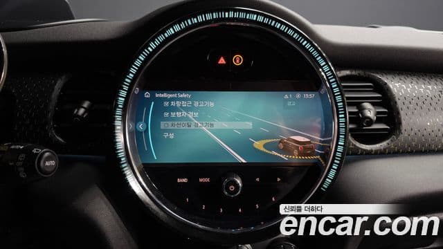 Mini Cooper Электрический (Electric) 3세대, 2023 15