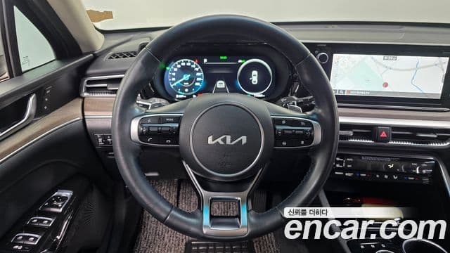 Kia K5 гибрид 3세대 Signature, 2022 13