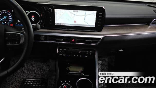 Kia K5 гибрид 3세대 Signature, 2022 14