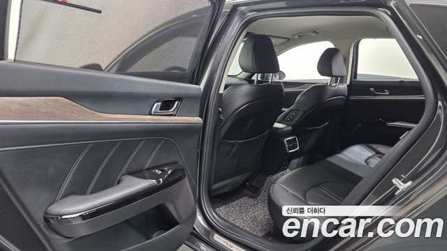 Kia K5 гибрид 3세대 Signature, 2022 17