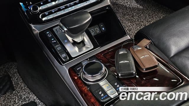 Genesis EQ900 Prestige, 2018 9