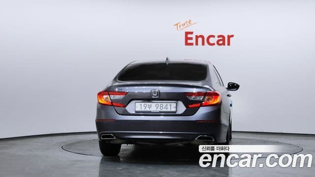 Honda Accord 10세대 1.5 турбо, 2019 4