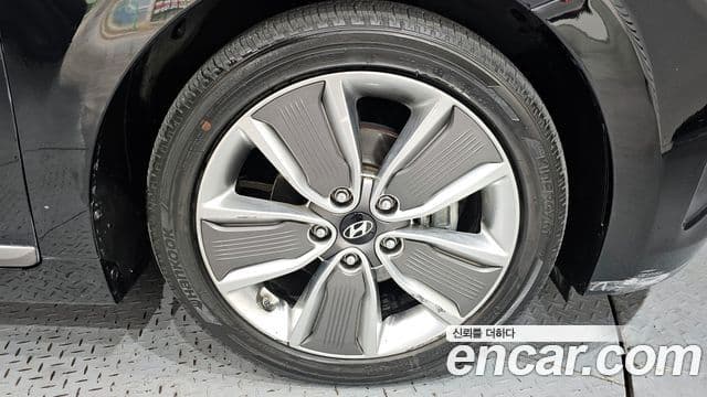 Hyundai Ioniq гибрид, 2016 все фото