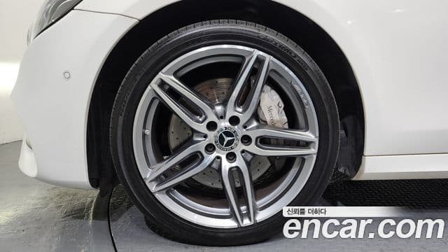 Mercedes-Benz E-класс W213 AMG Line, 2019 все фото