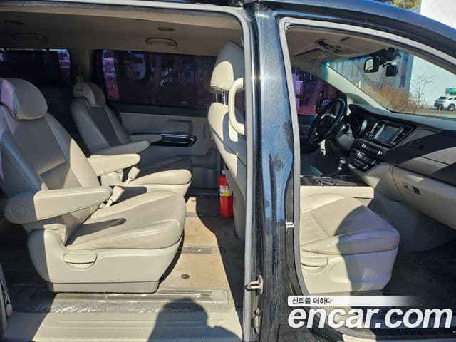 Kia All New Carnival Prestige, 2017 13
