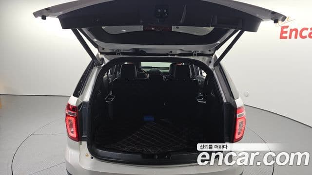 Ford Explorer 5세대, 2013 20