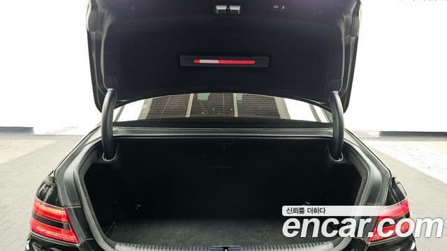 Genesis G90 Luxury, 2019 20