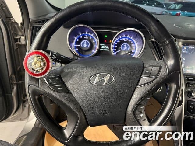 Hyundai Sonata The / новый 브릴리언트 LPI Modern(для людей с инвалидностью), 2013 9