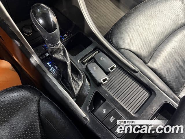 Hyundai Sonata The / новый 브릴리언트 LPI Modern(для людей с инвалидностью), 2013 14