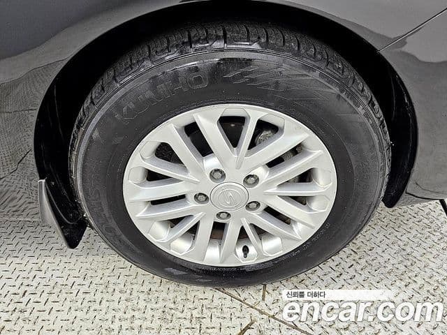 KG모빌리티(SsangYong) Korando 투리스모 4WD GT 11인승, 2014 20