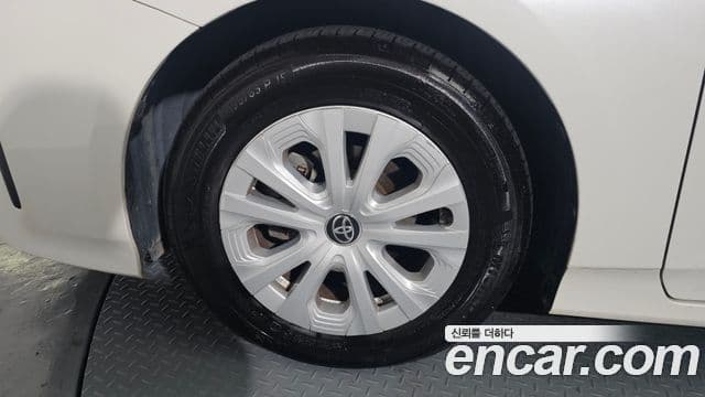 Toyota 프리우스 4세대, 2019 все фото