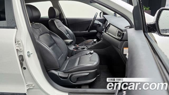 Kia Niro Noblesse, 2017 10