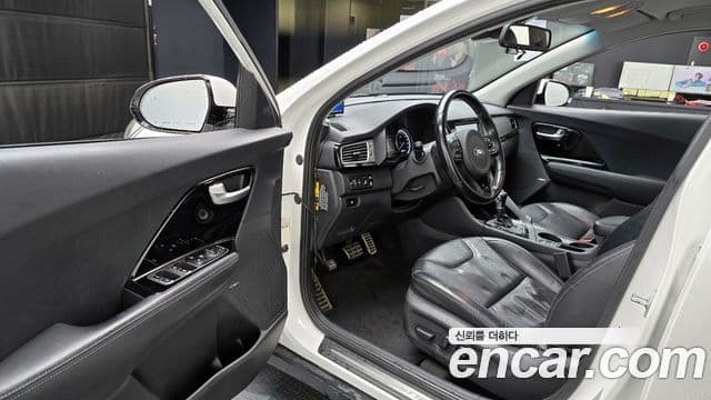 Kia Niro Noblesse, 2017 11