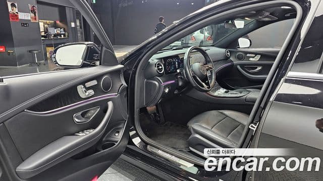 Mercedes-Benz E-класс W213 AMG Line, 2023 11