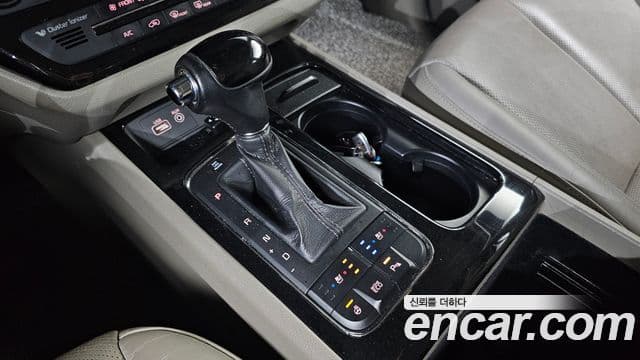 Kia All New Carnival President, 2016 9