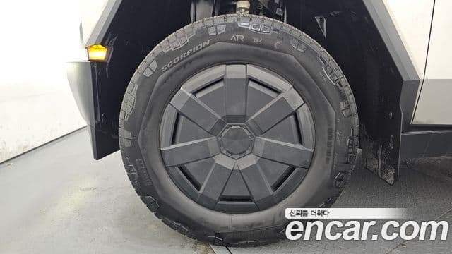 Tesla 사이버트럭, 2024 все фото