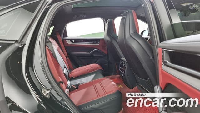 Porsche Cayenne (PO536) 3.0 купе, 2024 12