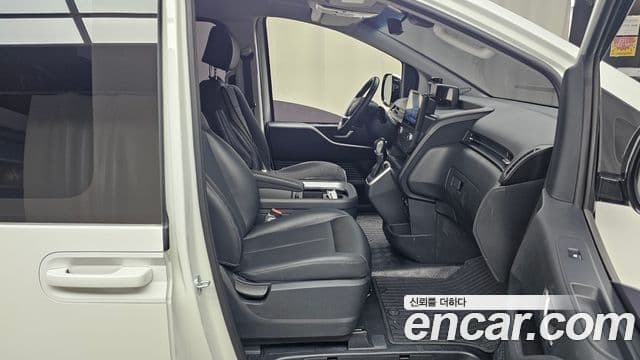 Hyundai Staria Modern, 2022 11