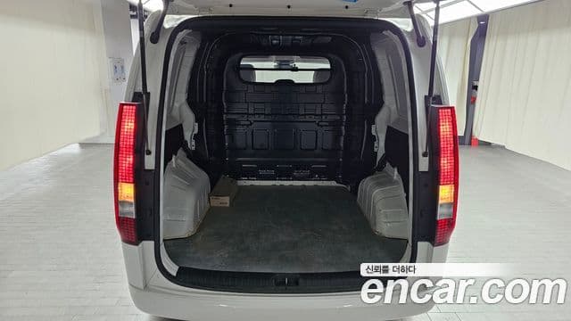 Hyundai Staria Modern, 2022 20