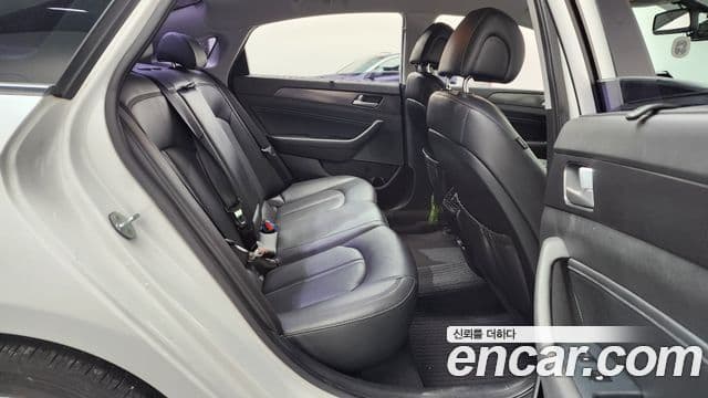 Hyundai LF Sonata Special, 2017 12