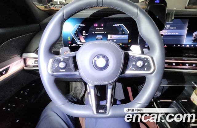 BMW 7시리즈 (G70) 740d xDrive M Sport, 2025 все фото