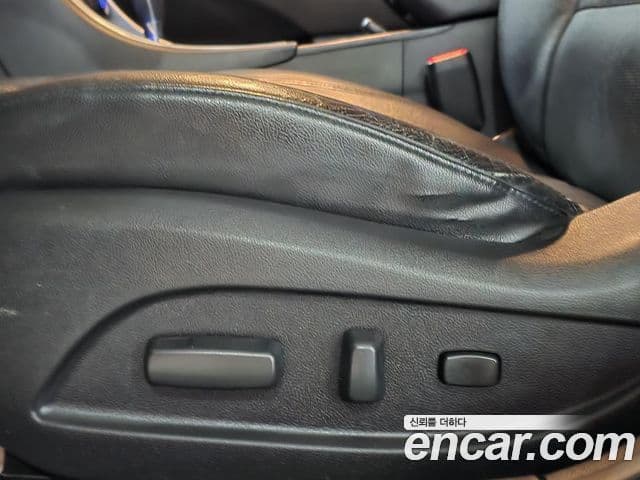 Hyundai YF Sonata Premier, 2011 7