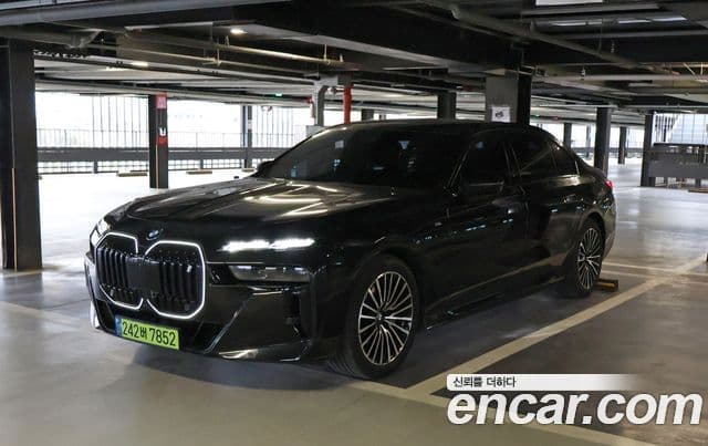 BMW i7 (G70) xDrive 60 M Sport, 2023 3