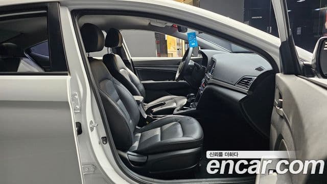 Hyundai Avante AD 1.6 GDI Value Plus, 2018 10