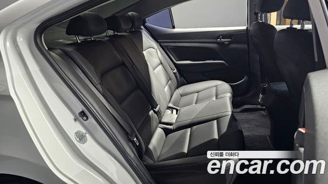 Hyundai Avante AD 1.6 GDI Value Plus, 2018 12