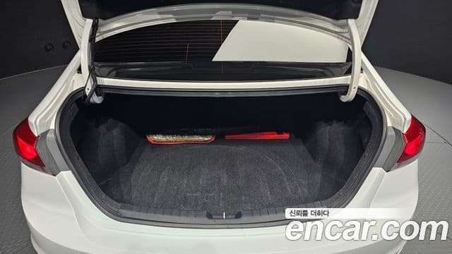 Hyundai Avante AD 1.6 GDI Value Plus, 2018 20