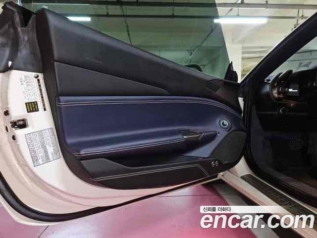 Ferrari 488 스파이더, 2016 13