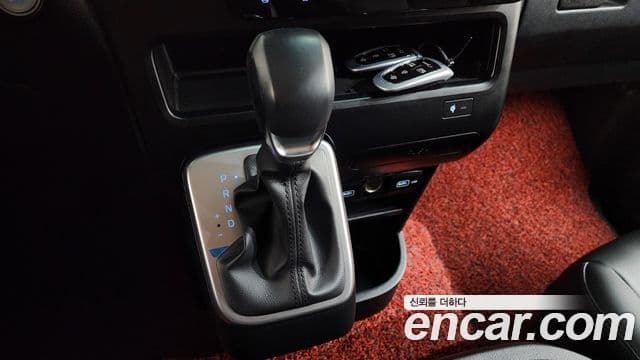 Hyundai Staria Modern, 2024 9