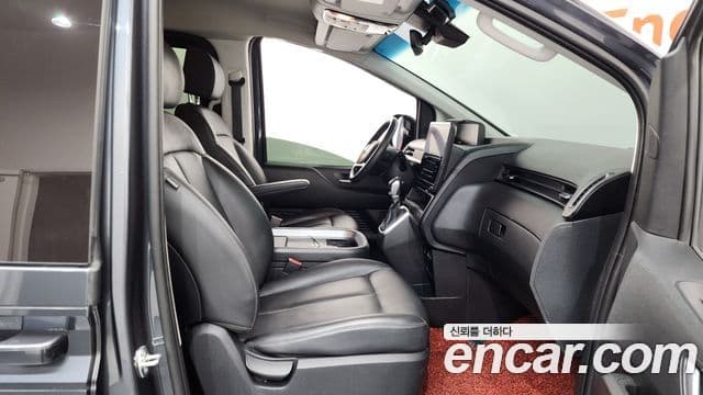Hyundai Staria Modern, 2024 11