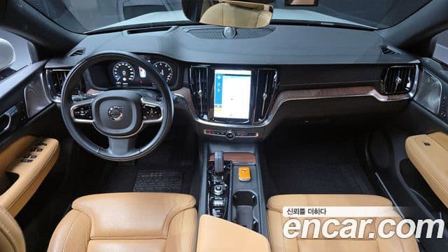 Volvo V60 Cross Country 2세대 B5 Pro AWD, 2021 7