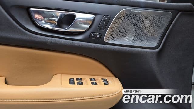 Volvo V60 Cross Country 2세대 B5 Pro AWD, 2021 18