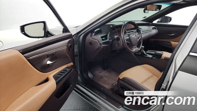 Lexus ES300h 7세대 Luxury Plus, 2021 10