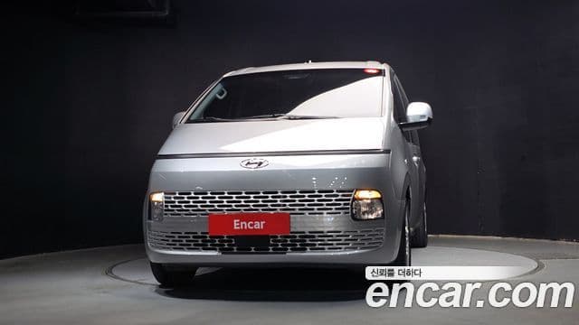 Hyundai Staria Modern, 2023 3