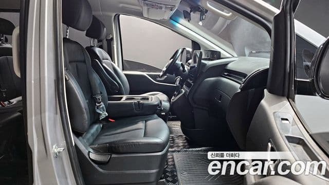 Hyundai Staria Modern, 2023 10