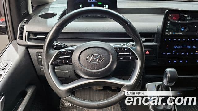 Hyundai Staria Modern, 2023 14