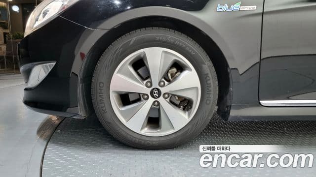 Hyundai Sonata гибрид Royal, 2012 все фото