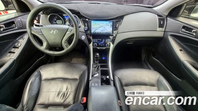 Hyundai Sonata гибрид Royal, 2012 7