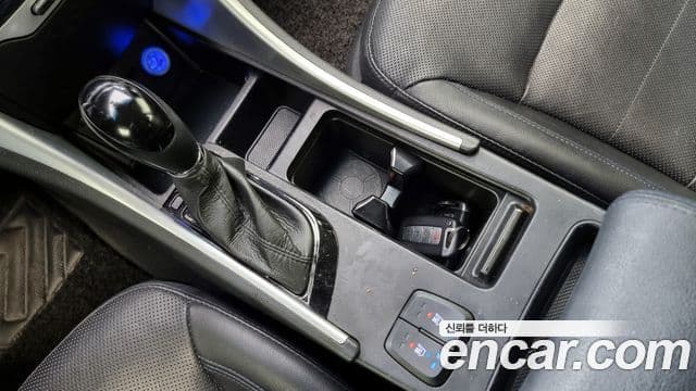 Hyundai Sonata гибрид Royal, 2012 9