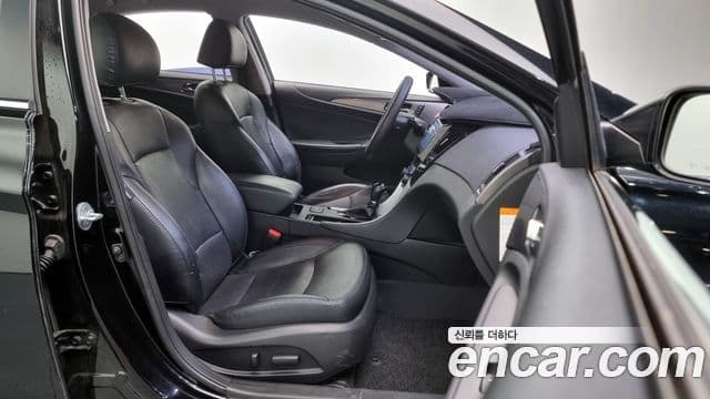 Hyundai Sonata гибрид Royal, 2012 10